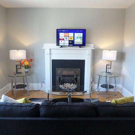 Bright, Clean, Private. In The Heart Of Downtown! Parking, Wi-Fi And Netflix Included Appartement Ottawa Buitenkant foto