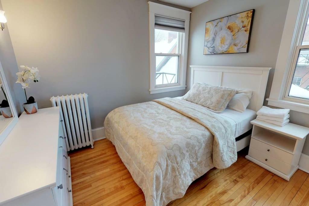 Bright, Clean, Private. In The Heart Of Downtown! Parking, Wi-Fi And Netflix Included Appartement Ottawa Buitenkant foto